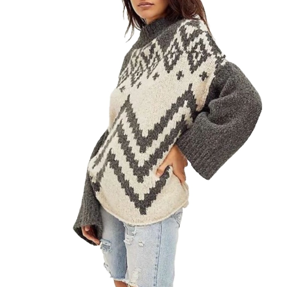 Cozy Chevron Knit Sweater in Gray and Cream
